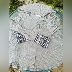 Paper crane high low tunic with hoodie women’s size m sage green